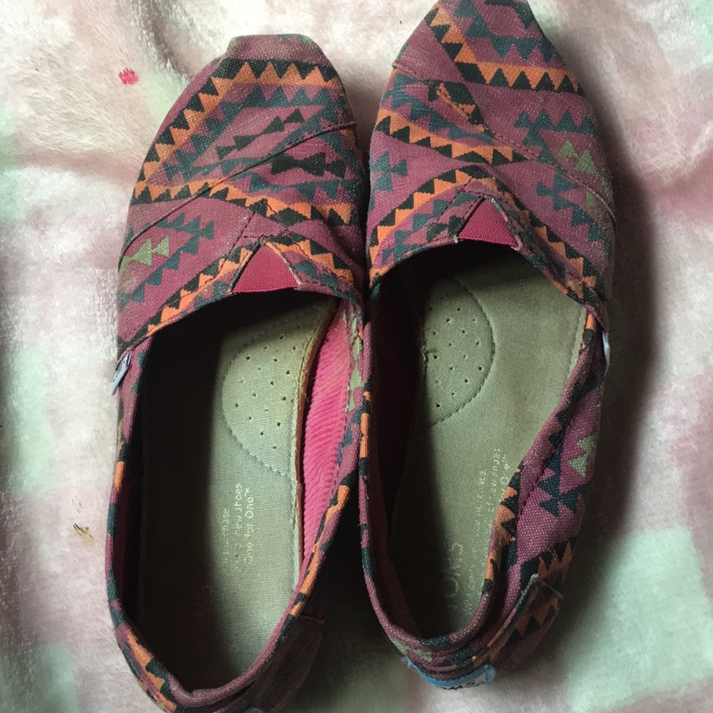 Toms
